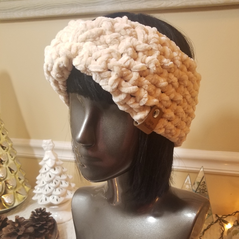 NWT Ivory Handmade Velvet Twisted Headband Earwarmer